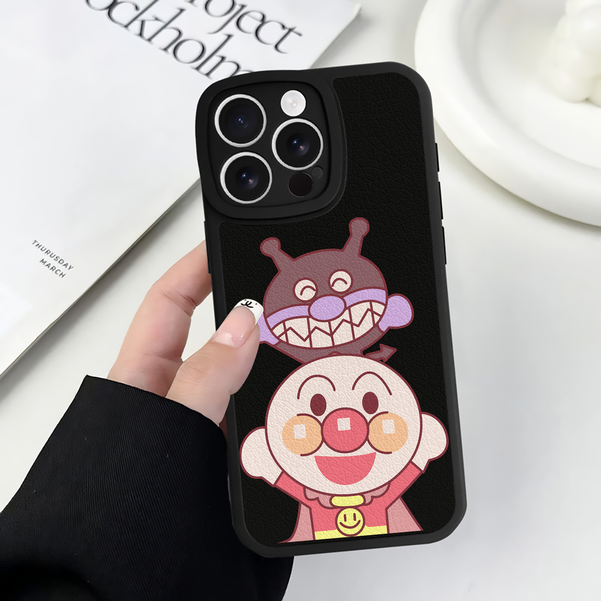 （画像用） アンパンマン Anpanman 【iPhone 16シリーズ対応】シリコンスマホケース（レザー調） 材質：シリコン
